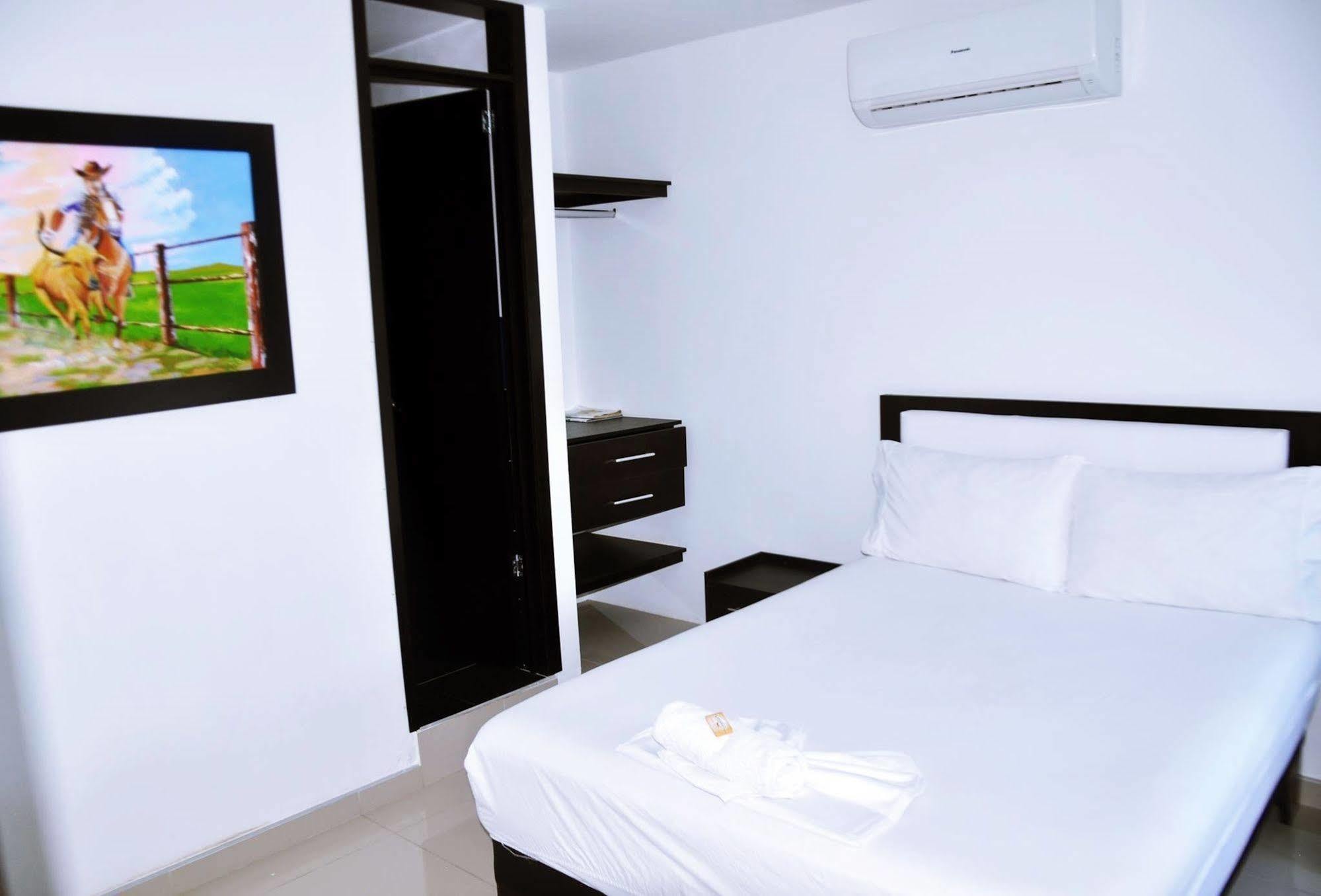 Hotel Azulejo Del Llano Йопал Екстериор снимка
